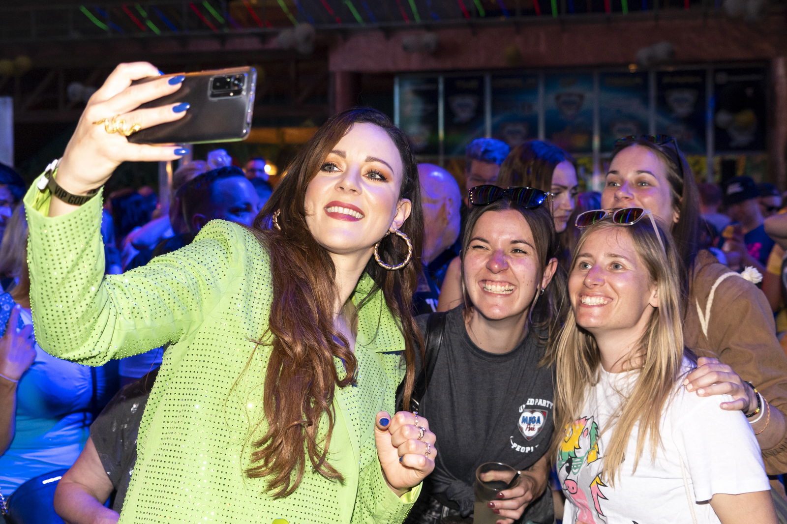 Selfie mit Blümchen im Megapark