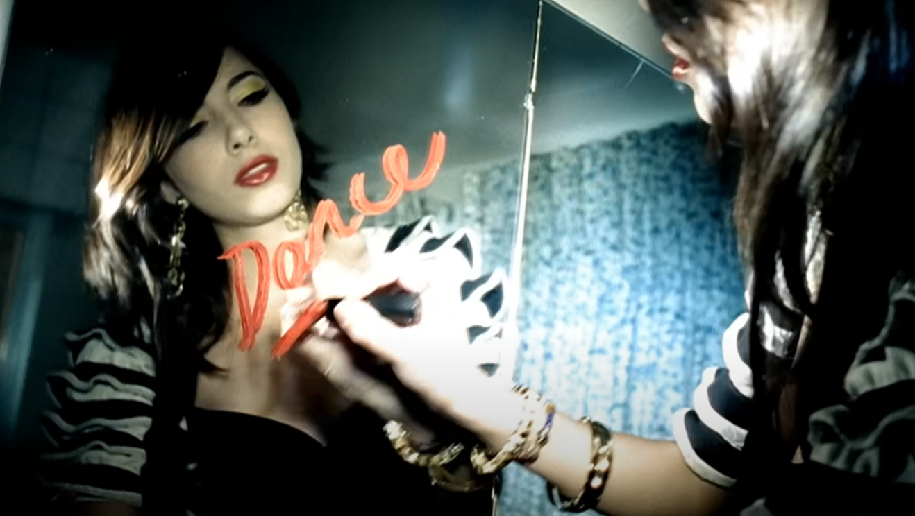 Lady Gaga - Just Dance (Official Music Video)